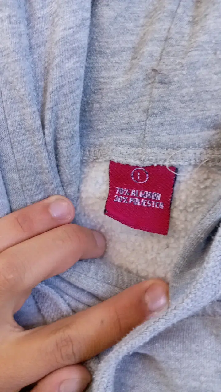 Polerón gris con capucha talla L - 2