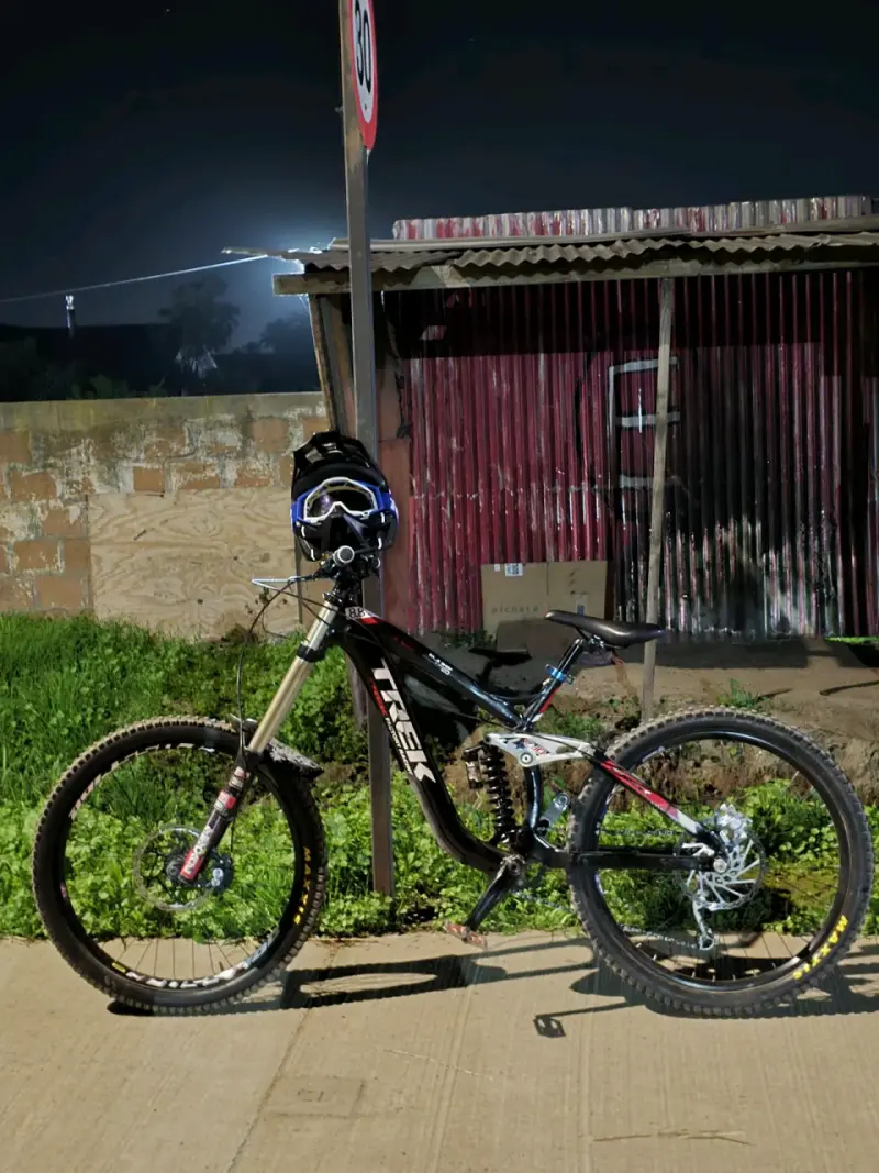 Bicicleta de montaña Trek con suspensión completa - 3