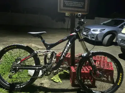 Bicicleta de montaña Trek con suspensión completa - miniatura 4