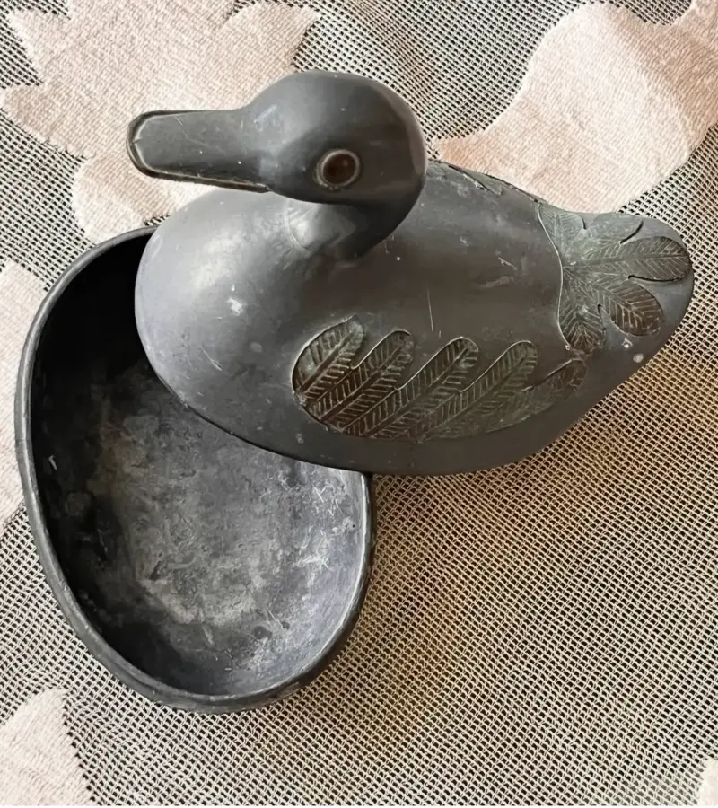 Figura decorativa de pato en metal - 4