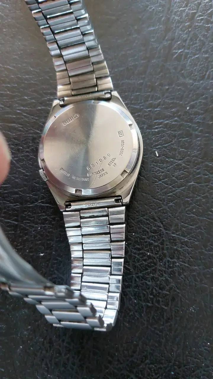 Reloj Seiko automático con pulsera metálica - 2