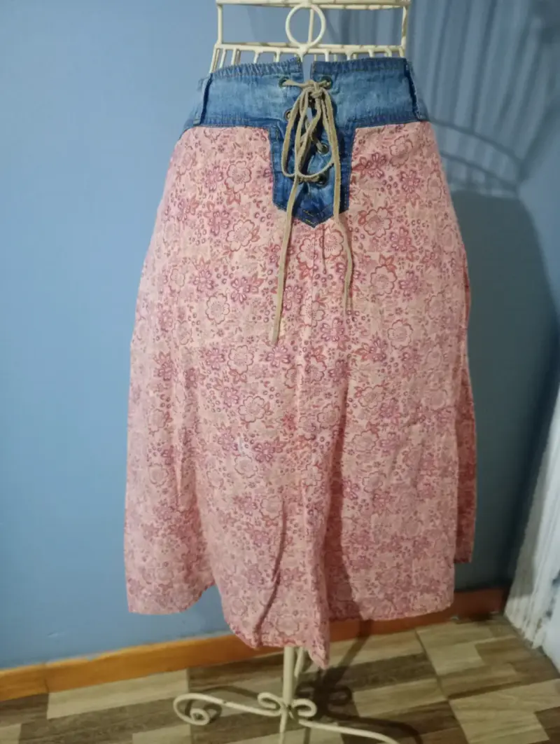 Falda Foster con diseño floral y denim - 1