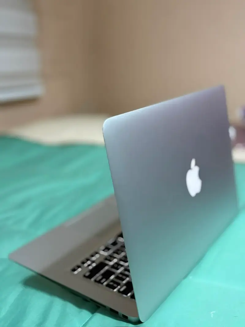 Laptop Apple MacBook Air 13 pulgadas en buen estado - 4