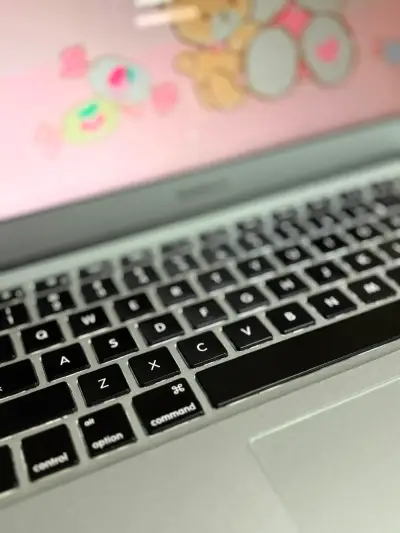 Laptop Apple MacBook Air 13 pulgadas en buen estado - miniatura 6