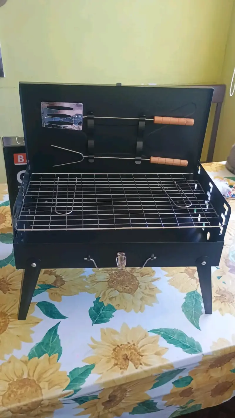 Parrilla portátil plegable para asados - 2