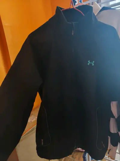 Chaqueta impermeable negra Under Armour - miniatura 2