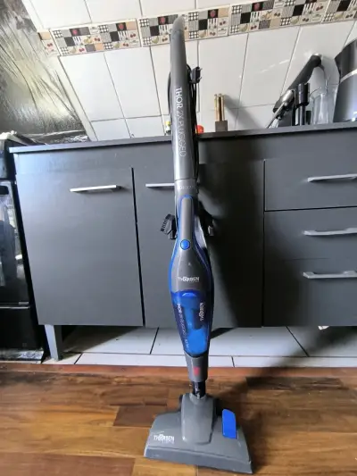 Aspiradora vertical Thorben Elektro 800W - miniatura 2