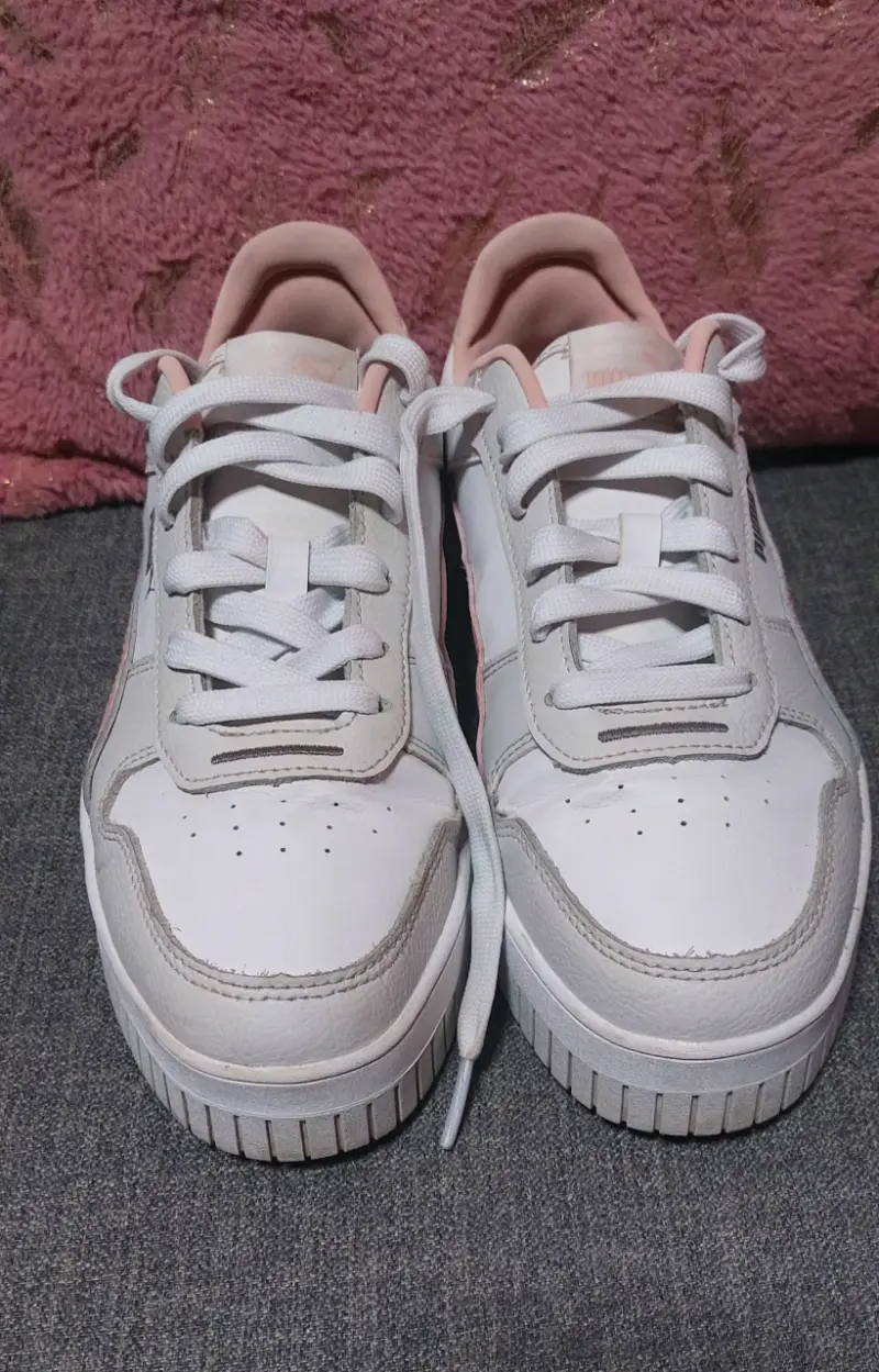 Zapatillas deportivas Puma blancas y rosadas - 1