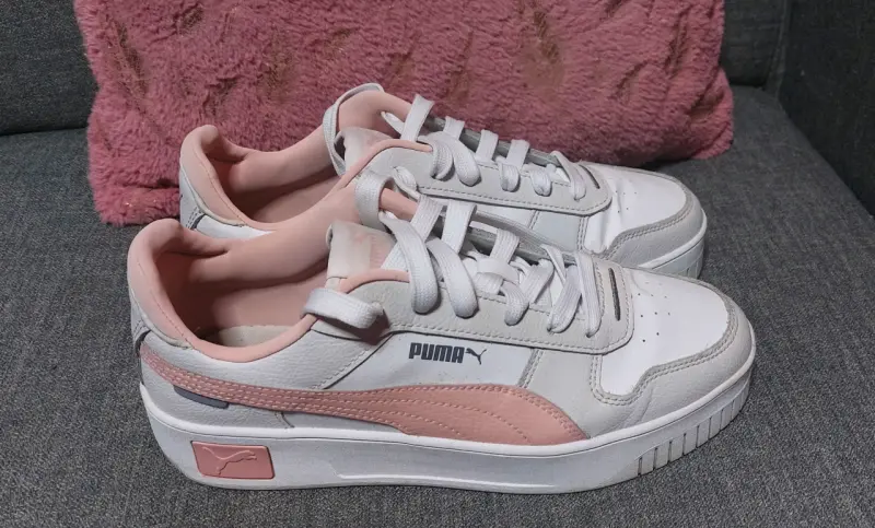 Zapatillas deportivas Puma blancas y rosadas - 2
