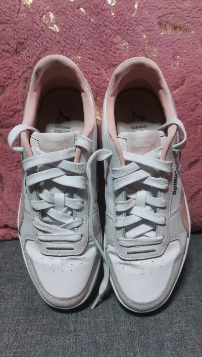Zapatillas deportivas Puma blancas y rosadas - miniatura 3