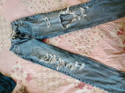 Jeans rasgados de mezclilla Zara para mujer - miniatura 1