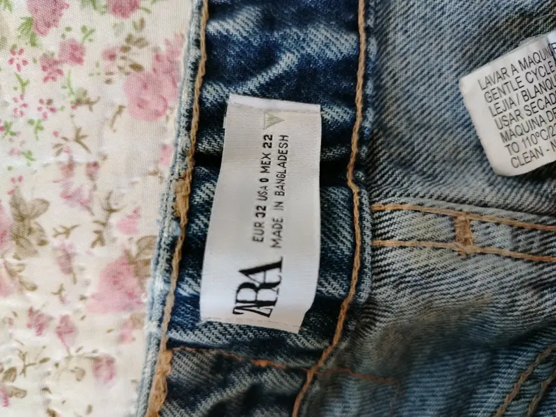 Jeans rasgados de mezclilla Zara para mujer - 2