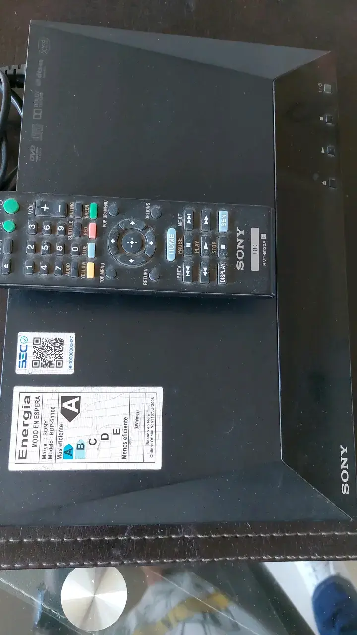 Reproductor Blu-ray Sony con control remoto - 2
