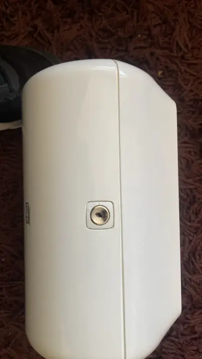 Dispensador de papel higiénic Tork con cerradura - miniatura 3