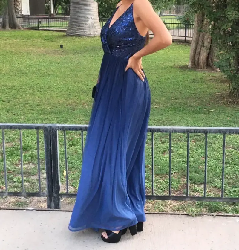 Vestido largo azul con lentejuelas - 2