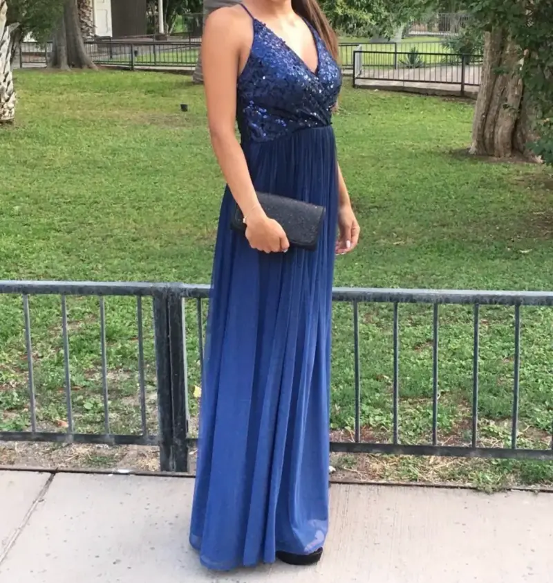 Vestido largo azul con lentejuelas - 3