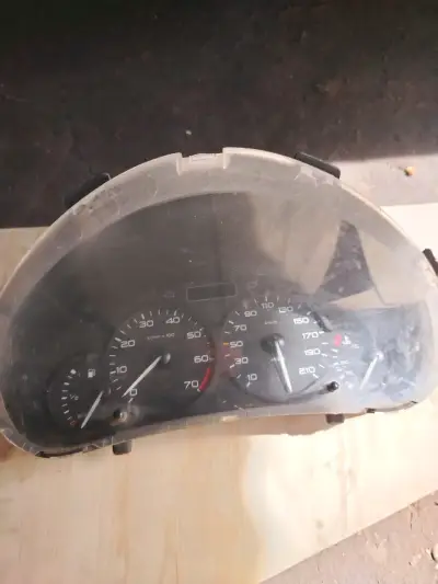 Volante de auto con airbag integrado - miniatura 6