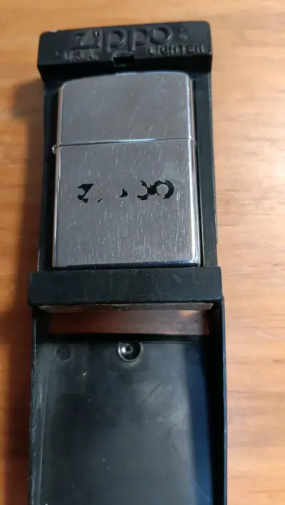Encendedor Zippo metálico clásico - miniatura 2