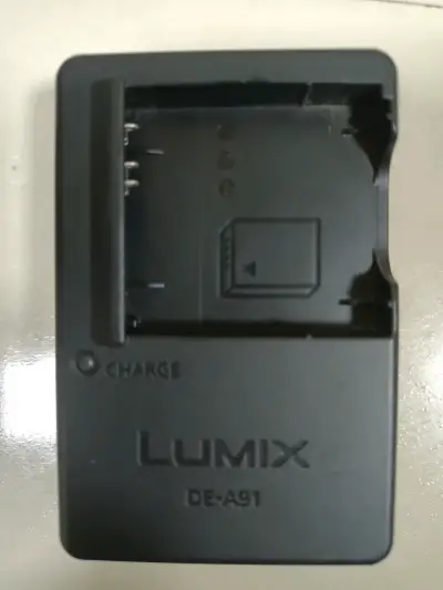 Cargador de batería Lumix DE-A91 para cámaras - miniatura 1