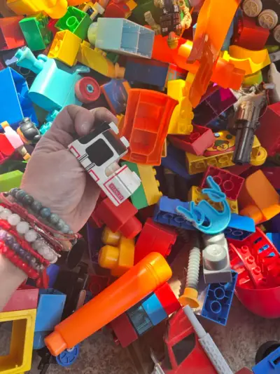 Lote de bloques lego duplo y megablock - miniatura 1