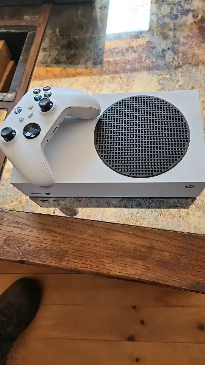 Consola Xbox Series S con control