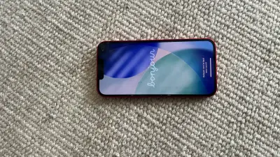 iPhone 13 RED 128 GB - miniatura 2