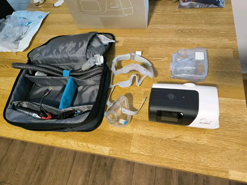 CPAP ResMed AirSense 11 con accesorios completos - 3