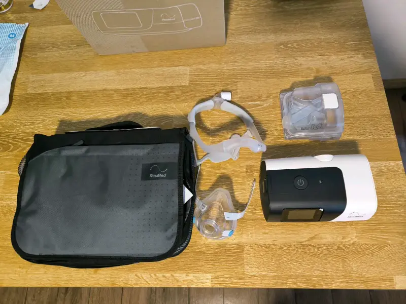 CPAP ResMed AirSense 11 con accesorios completos - 5