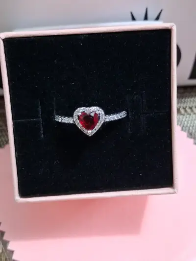 Anillo de plata con corazón de cristal Pandora - miniatura 1