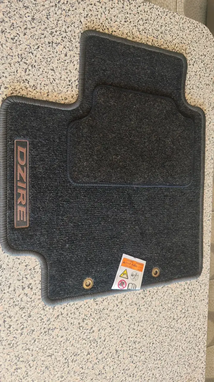 Alfombra para auto Dzire original gris oscuro - 1
