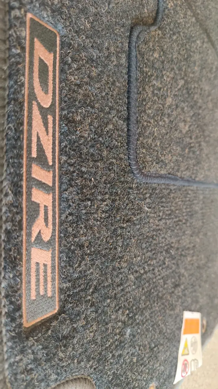 Alfombra para auto Dzire original gris oscuro - 2