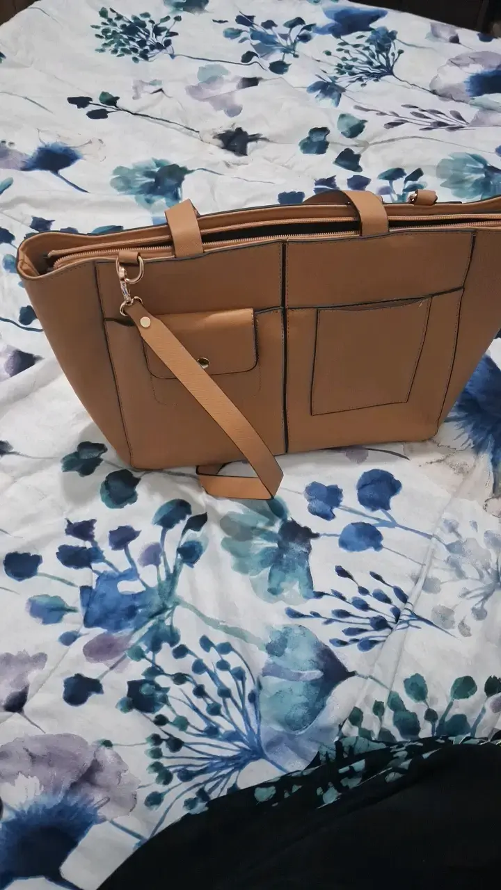 Bolso tote grande color camel con bolsillos - 6