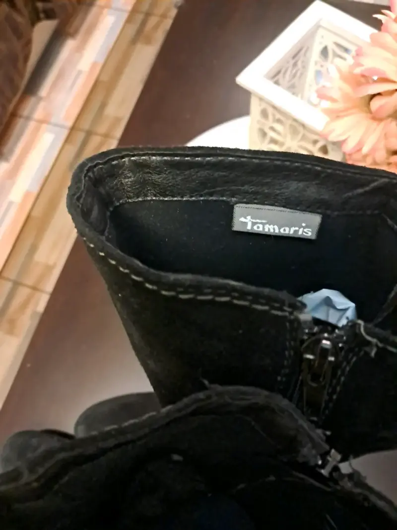 Botas negras de gamuza con hebilla Tamaris - 3