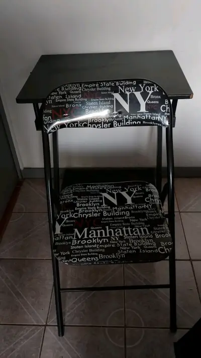 Mesa Plegable Negra con Silla Estilo Manhattan - miniatura 4