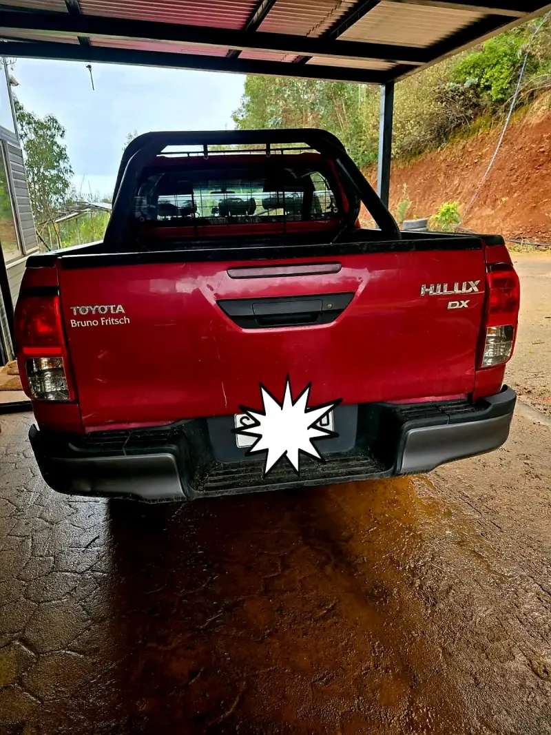 Toyota Hilux DX 2018 en buen estado - 2