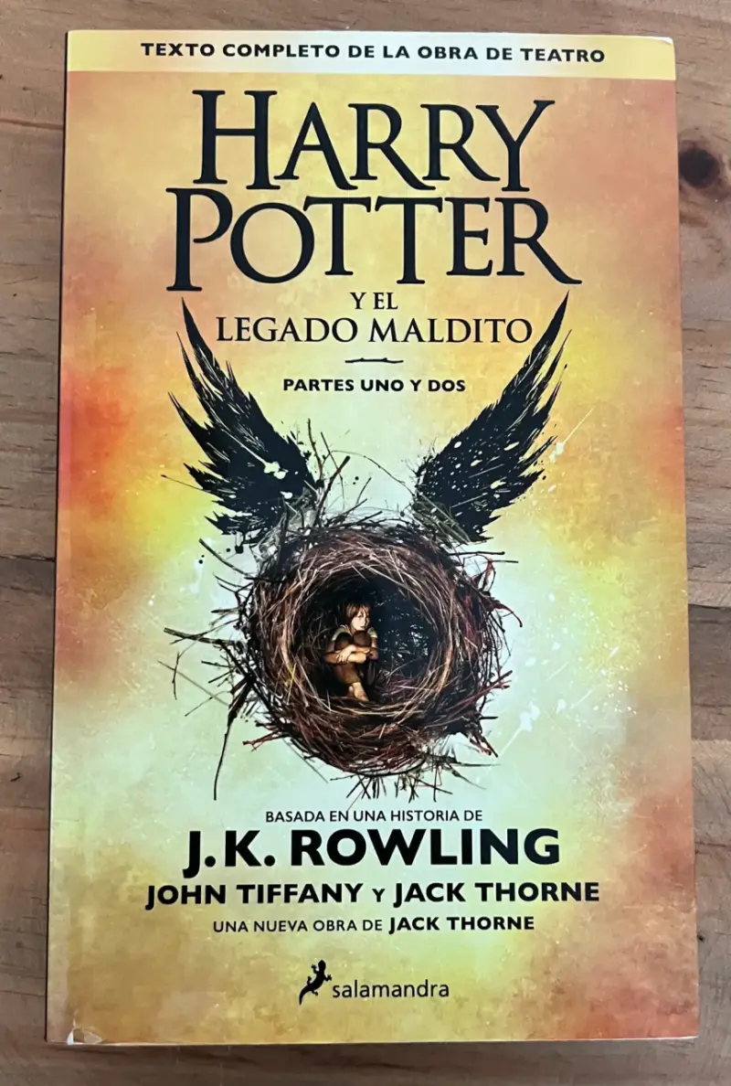 Libro Harry Potter y el Legado Maldito en español - 1