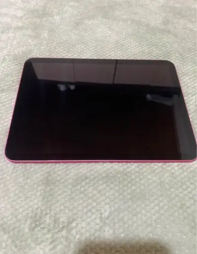 iPad rosa con Apple Pencil y cargador - miniatura 4