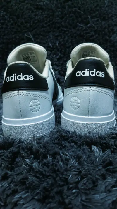 Zapatillas deportivas blancas Adidas para hombre - miniatura 3