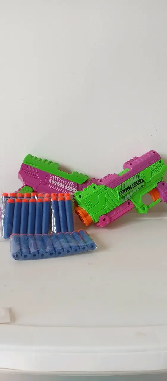 Pistolas de juguete con dardos de espuma - 2
