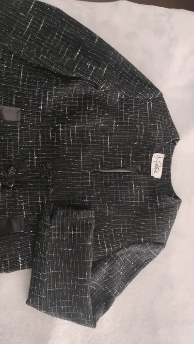 Chaqueta de mujer negra con diseño Petra - miniatura 1