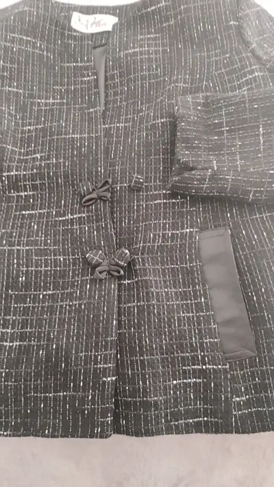 Chaqueta de mujer negra con diseño Petra - miniatura 3