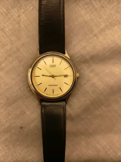 Reloj Citizen Quartz Clásico Correa Negra - miniatura 1