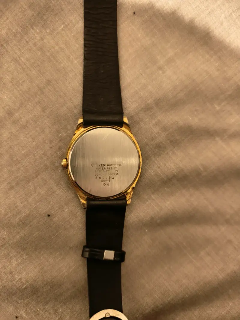 Reloj Citizen Quartz Clásico Correa Negra - 2