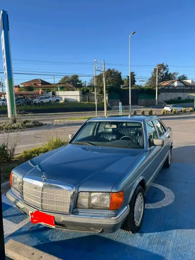 Auto clásico Mercedes-Benz en buen estado - miniatura 2