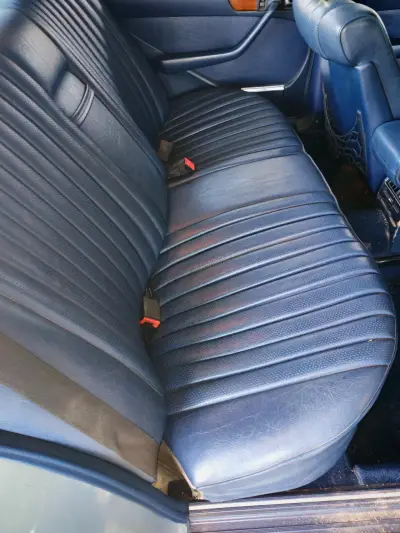 Auto clásico Mercedes-Benz en buen estado - miniatura 5