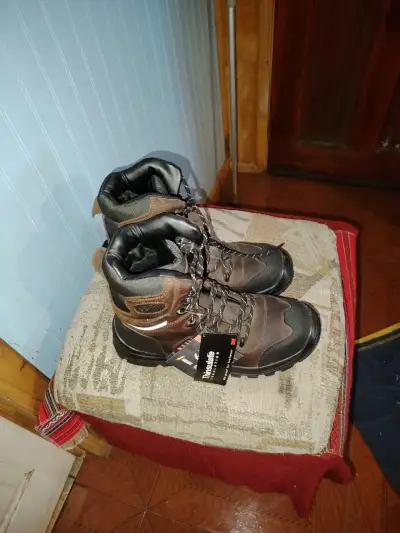 Botas de montaña impermeables Thinsulate marrones - miniatura 1
