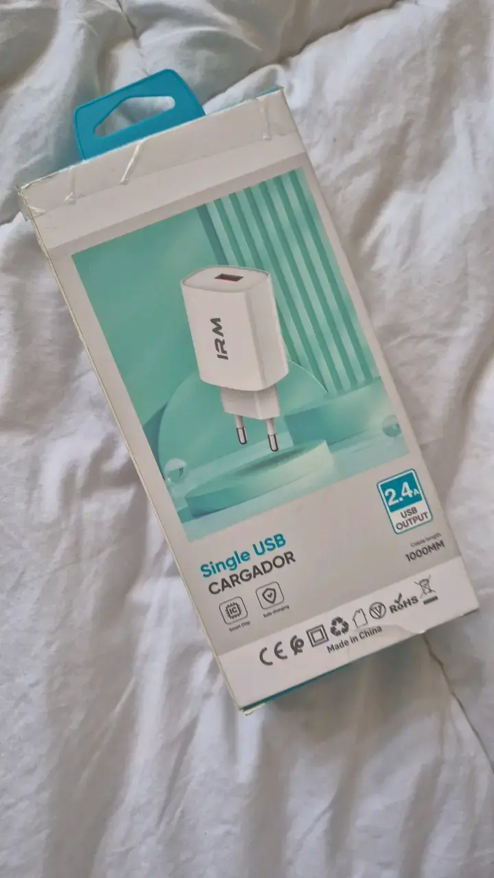 Cargador USB IRM 2.4A con Cable Tipo C - 2