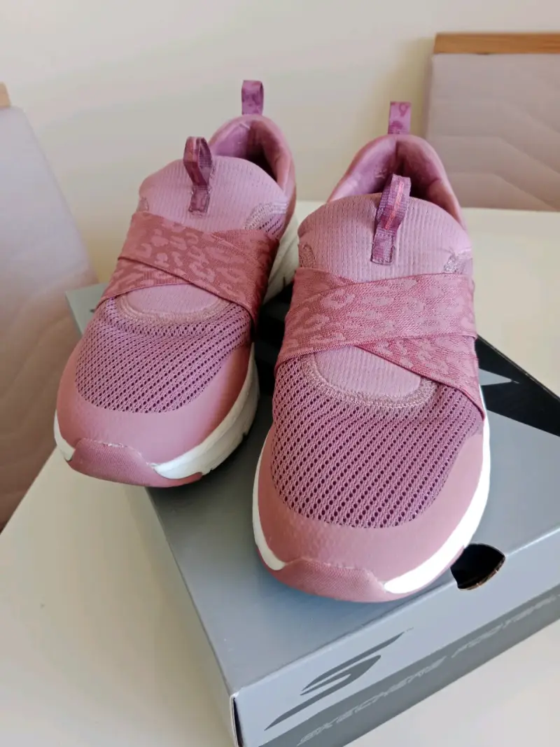 Zapatillas deportivas rosadas Skechers Arch Fit - 3