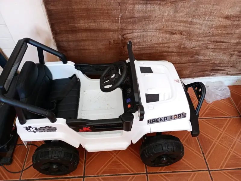 Auto eléctrico para niños blanco con control - 3