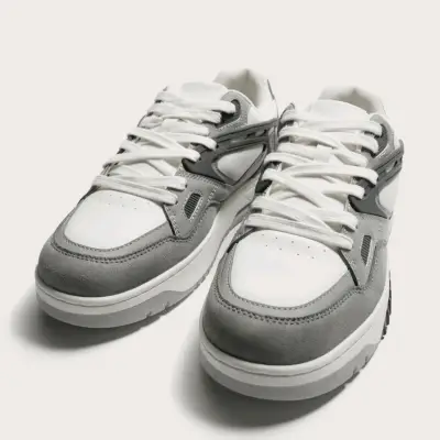 Zapatillas deportivas grises y blancas para hombre - miniatura 2